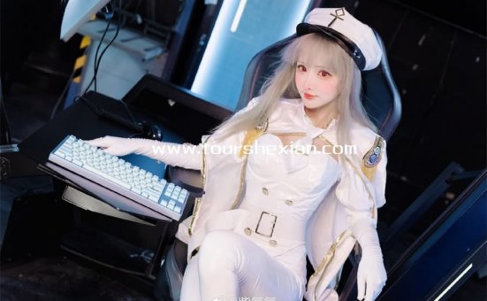 紫氯氯化身舰队指挥官，清新外表下的惊人实力！