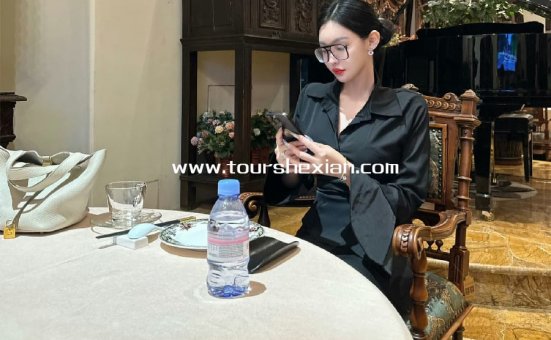 张鑫Amy最新图片分享,性格活泼的甜辣女孩!