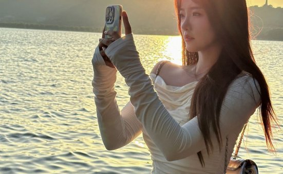 抖音穿搭穿搭博主:欣儿欧尼的微密时尚自拍集锦