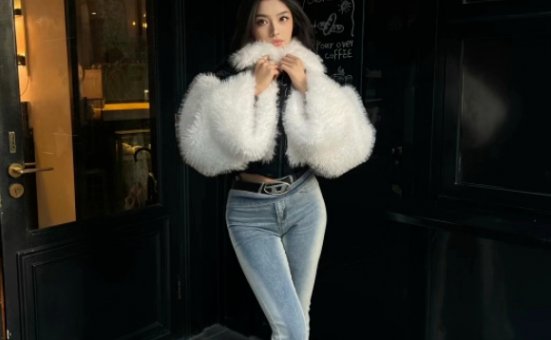 微博健身博主KIVIA_，让人把持不住的美貌，其实身材更“靓”