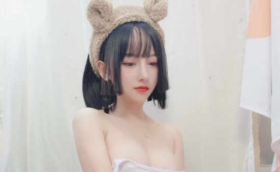 【白色吊带】过期米线线喵的最新力作，甜美可爱的魅力尽显！喵~