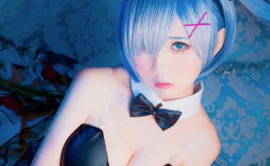 面饼仙儿《兔女郎》:神秘魅力展现,引人入胜