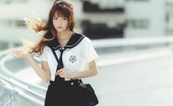 《约定的桥》中兔子Zzz不吃胡萝卜cosplay作品:纯白魅力闪耀!