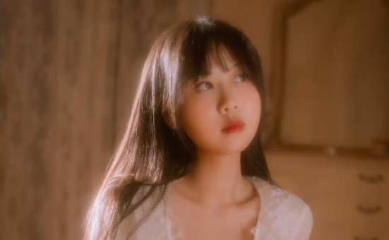 萌芽儿o0《金色套装》作品赏析：白色诱惑，金色璀璨，如梦似幻！