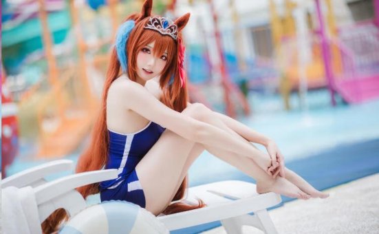 瓜希酱cos《赛马娘 大和赤骥》带你畅游海滩