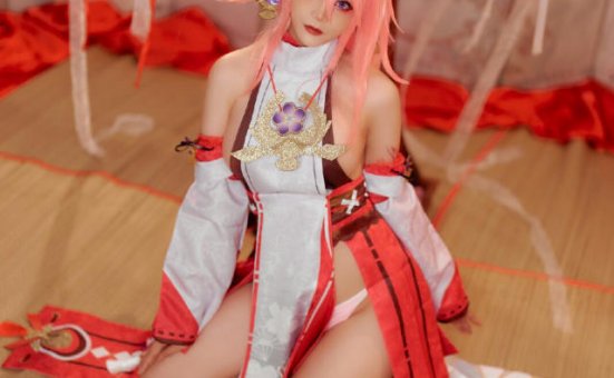 在Genshin Impact《原神》中的一系列cosplay照片，性感迷人