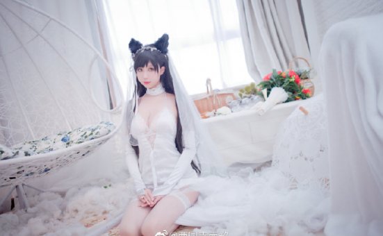 西园寺南歌cos《碧蓝航线》爱宕，迷恋性感的“白花的誓言”