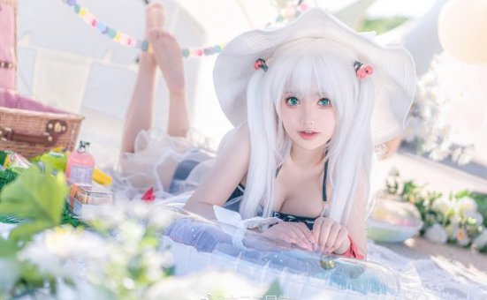 六二二同学cos《碧蓝航线》哈曼，魅力无限的夏日泳装