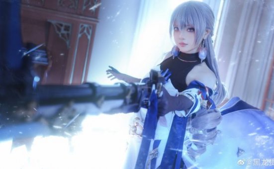 [崩坏：星穹铁道]黑龙贯通cos布洛妮娅，展现银鬃铁卫统领的魅力