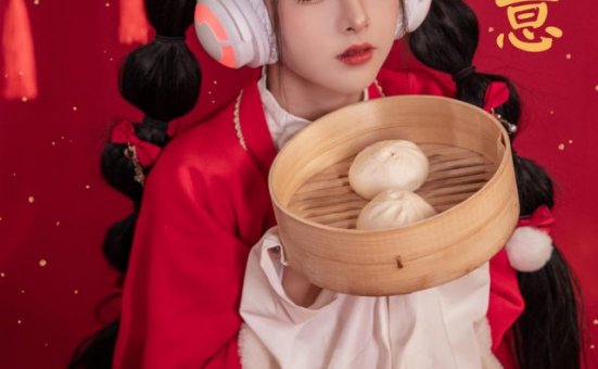 重庆美妹腥味猫罐：不仅容貌出众，而且COSPLAY才华令人惊叹