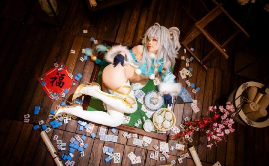 游戏角色走出屏幕，G44不会受伤完美cos《少女前线》芙洛伦