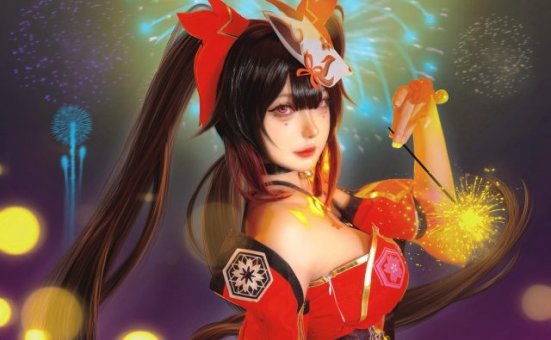 星穹铁道的绚烂花火:泰国coser Zouka变身可爱迷人的花火