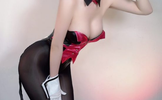 啊板的猫cos《死或生》环姐，性感兔女郎夺人眼球