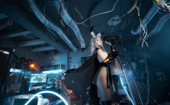 周叽是可爱兔兔cos图集 | 周叽是可爱兔兔_ 明日方舟·暴行精二cos [22P-303MB]