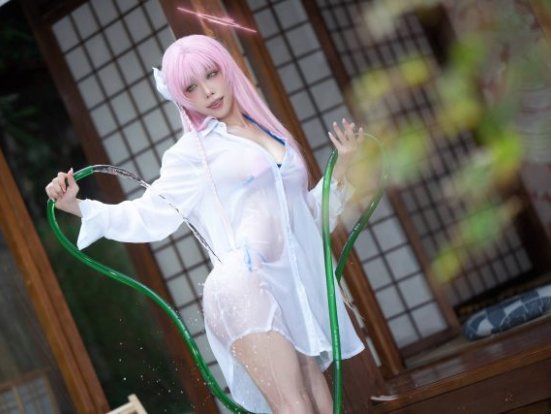 炎炎夏日的火辣魅力：水淼aqua cos《蔚蓝档案》浦和花子