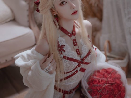 南桃Momoko摄影新作《玫瑰》:梦幻古堡中的绝美情调